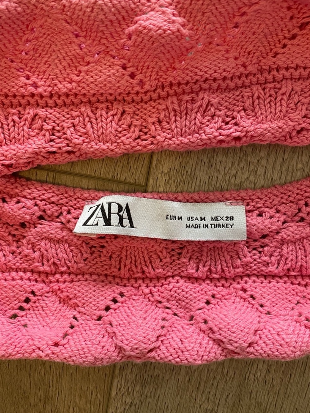 🌞3️⃣ Crop Top Tank Bundle (M) Pink Knit, Aqua Embroidered Lemons, +Black Aritzia - Picture 6 of 14